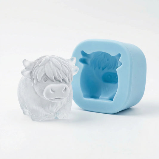 Highland Cow Ice Cube Mold - Adorable 3D Silicone Tray for Drinks & Parties